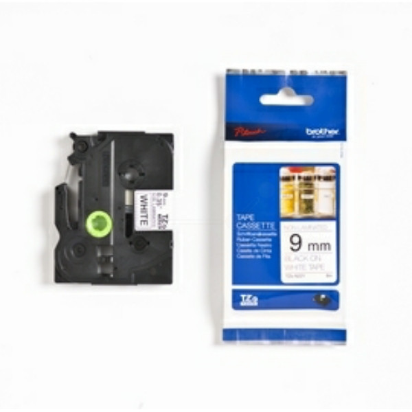 Original Schriftbandkassette Brother TZE-N221 schwarz auf weiß (9mm x 8m) 